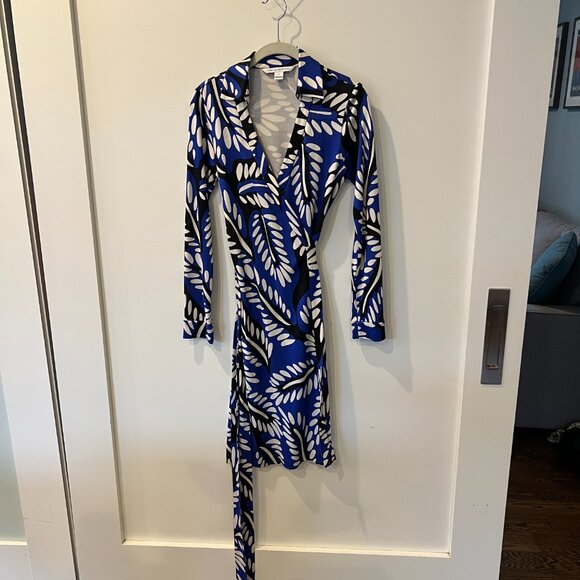 Like New Condition - Blue Leaf Wrap Dress - Picture 6 of 6